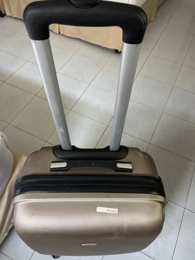 Тен валіза чемодан середня М