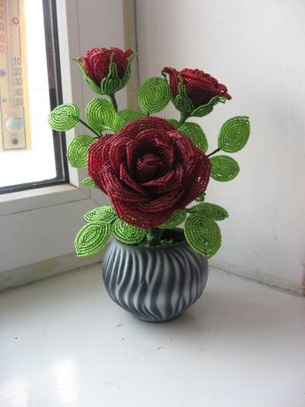 Розы  (букет) из чешского бисера ( интерьерный подарок).