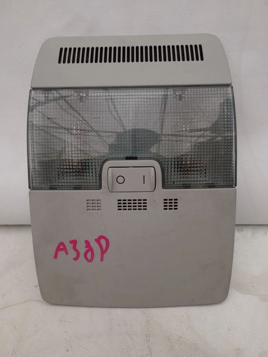 Audi A3 8P A4 B6 B7 Lampka Podsufitki 8E0947565