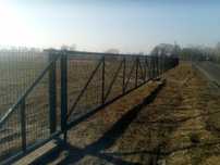 Ogrodzenia przemysłowe panele siatki  fotowoltaika farmy sady boiska