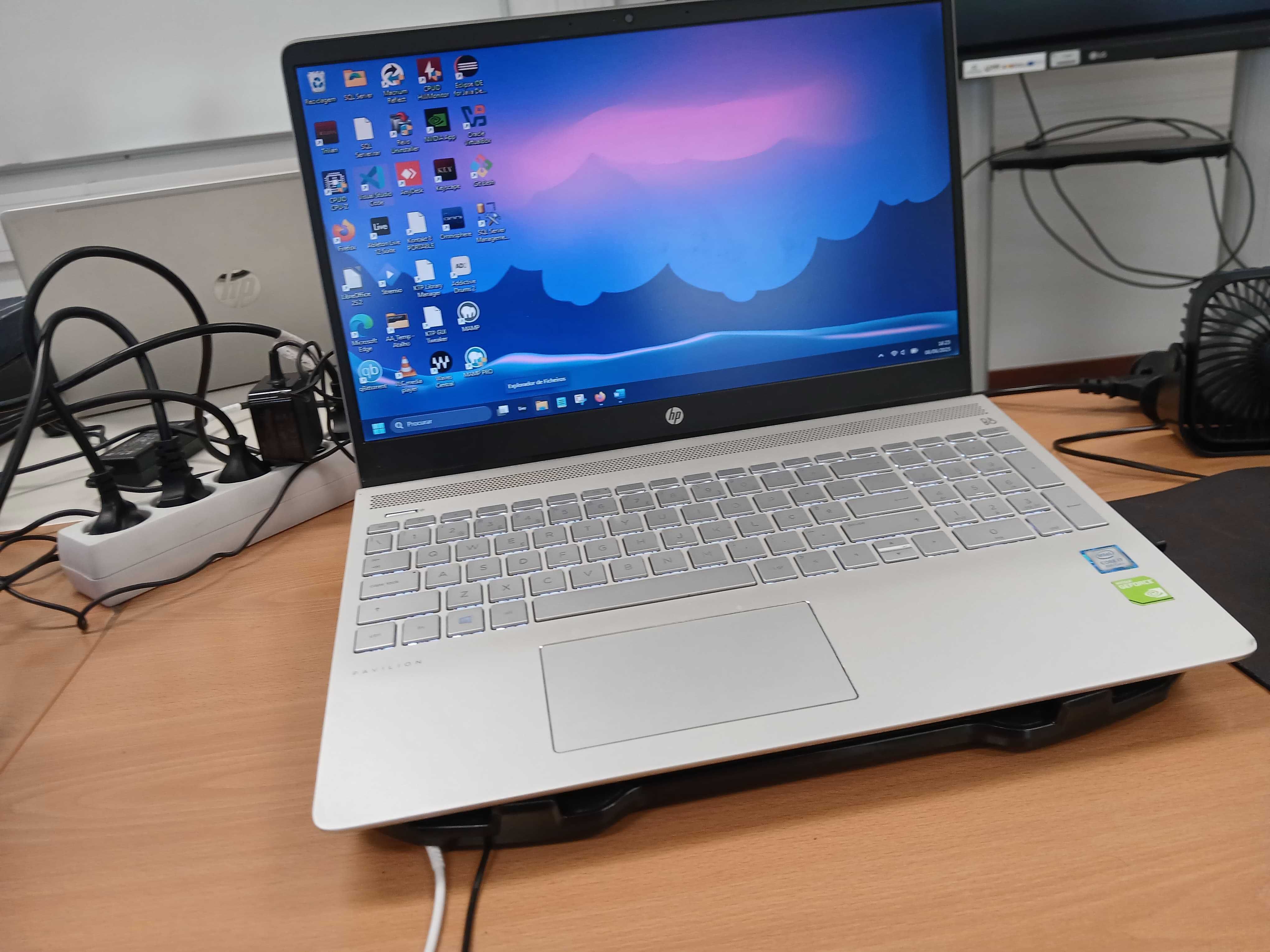 Hp Pavilion 15 i7 16g ram gráfica 2gb  ssd 500gb +240gb