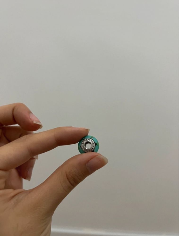 Peça / conta em pedra verde e turquesa pandora