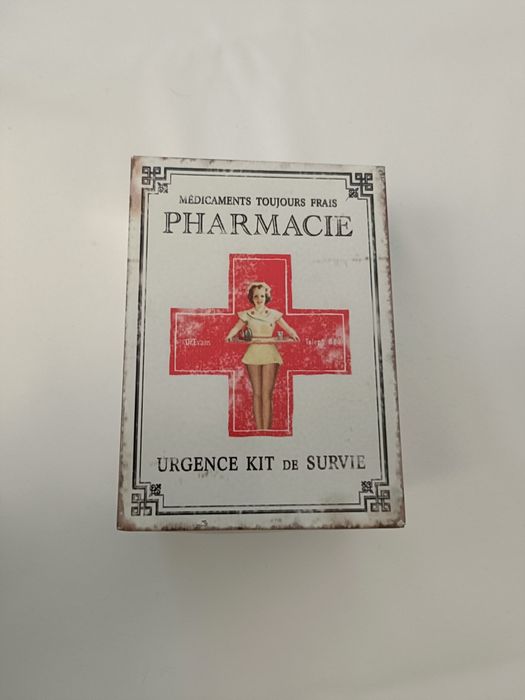 Antyk - apteczka podręczna - antyk