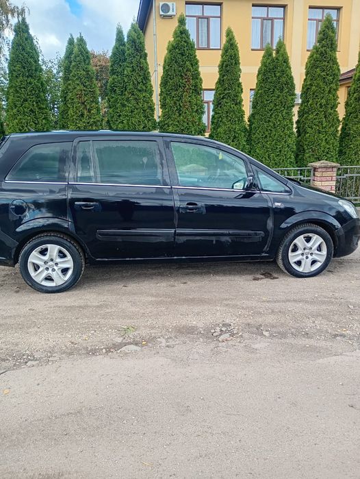 Opel Zafira B 2011