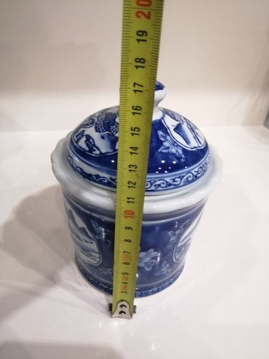 Frascos de chá e bule