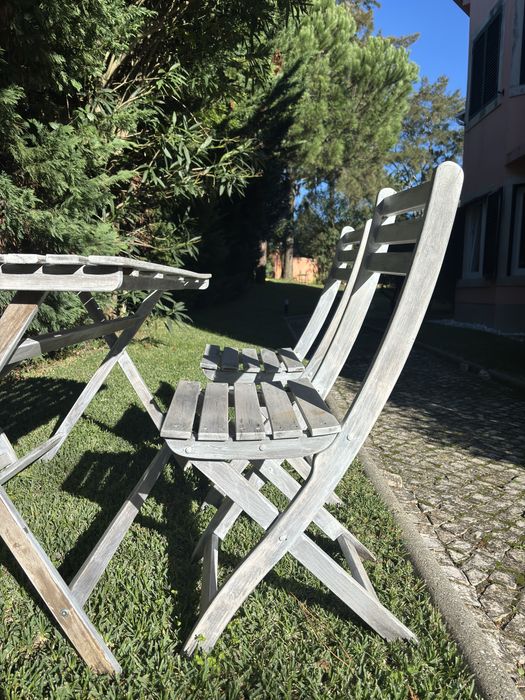 URGENTE para DESOCUPAR - 4 Cadeiras 1 Mesa