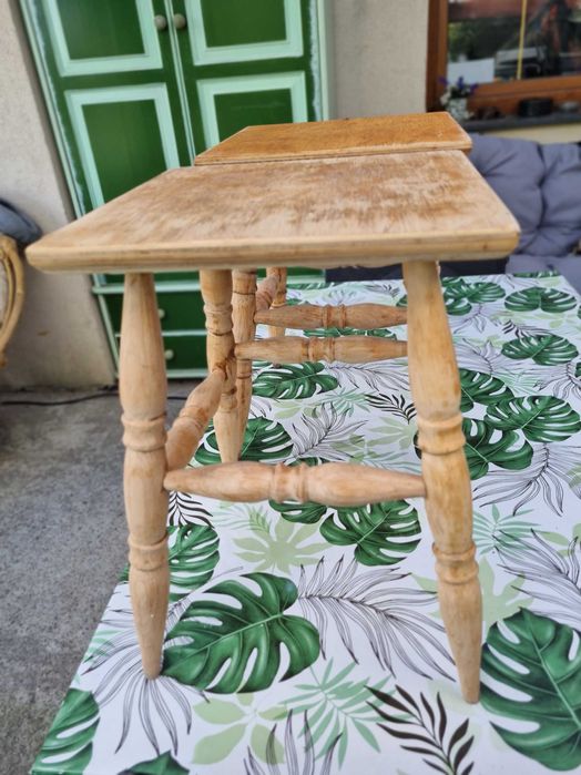 Taboret, stołek drewniany