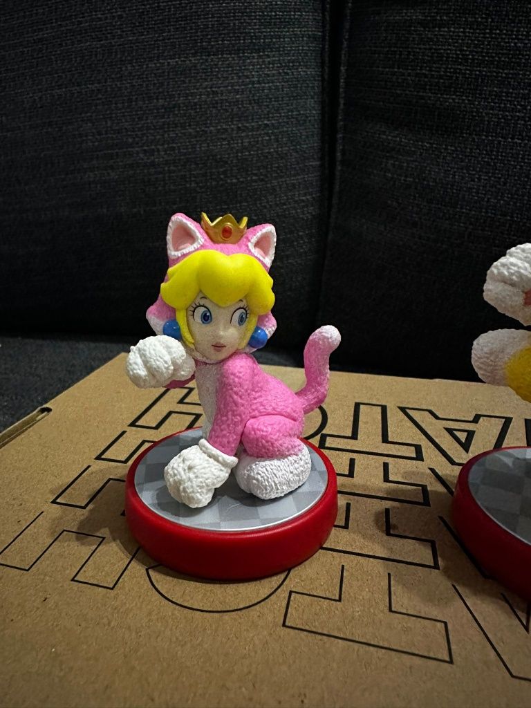 Amiibos Nintendo Figura Mario Gato e Peach Gata