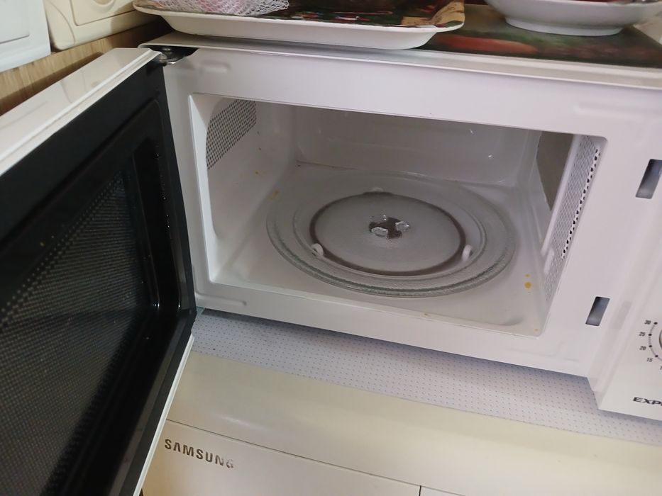 Продам микроволновку новая