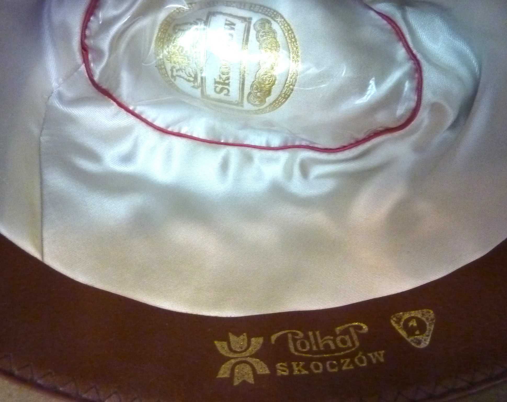 4 męskie kapelusze