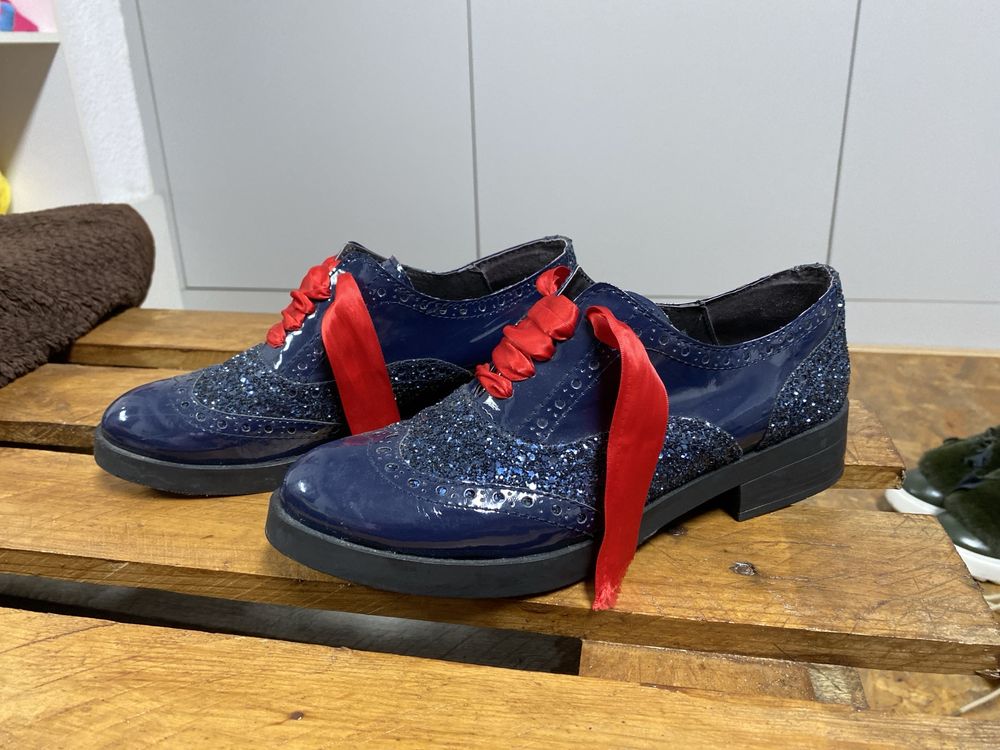 Sapato de pele verdadeira, azul marinho