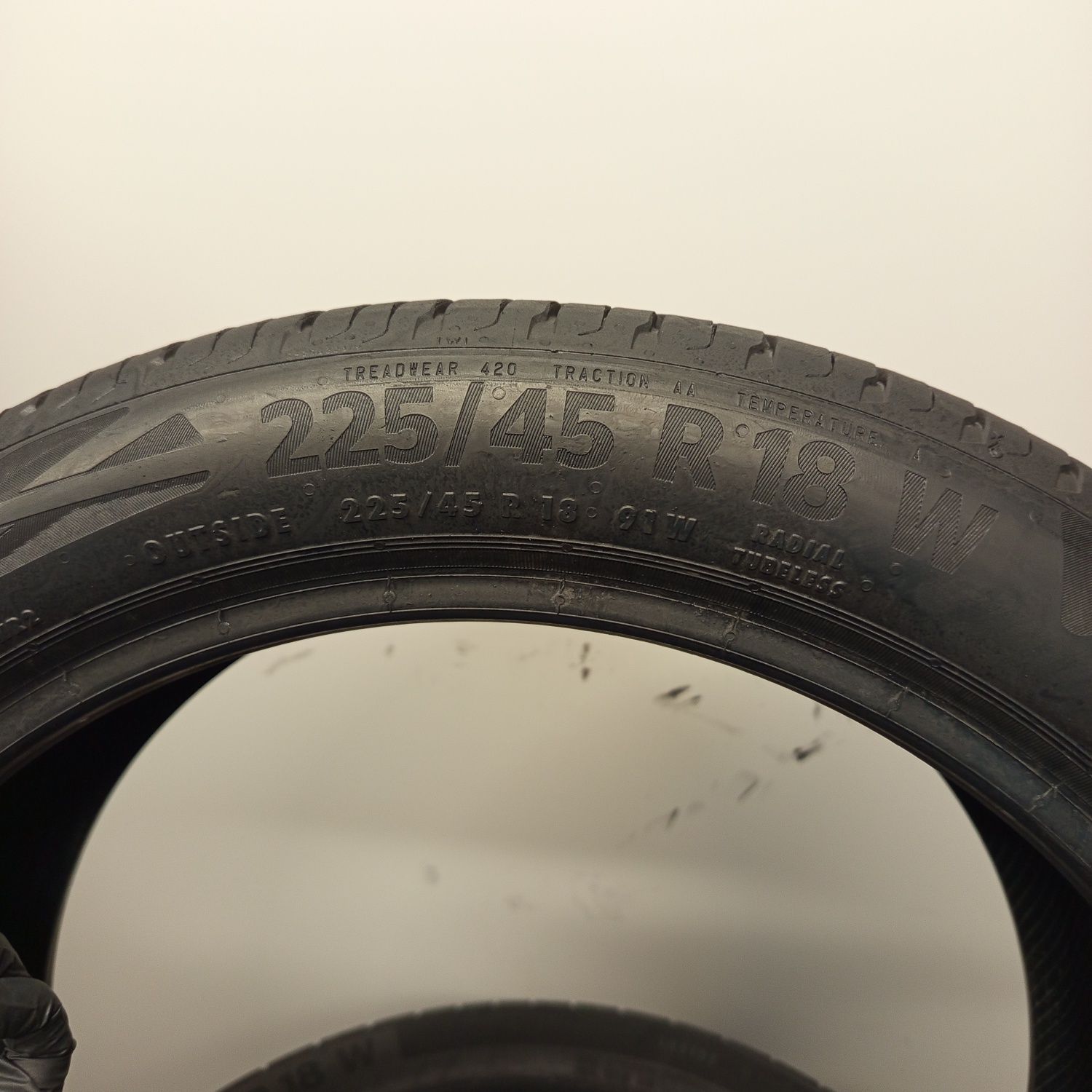 225/45R18 Continental EcoContact 6