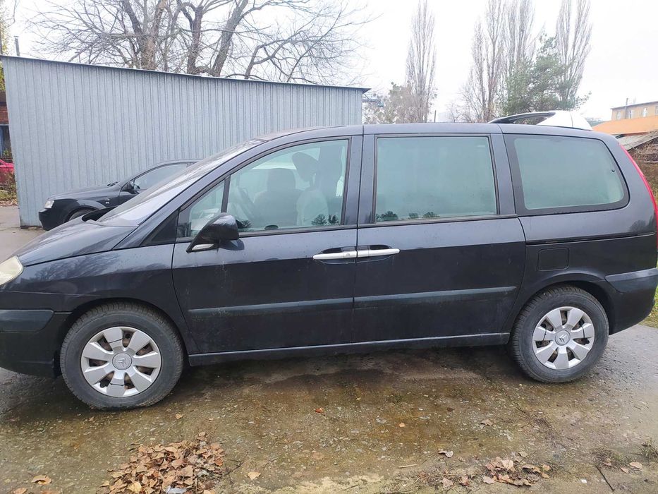 Ситроен с8 , требует ремонта