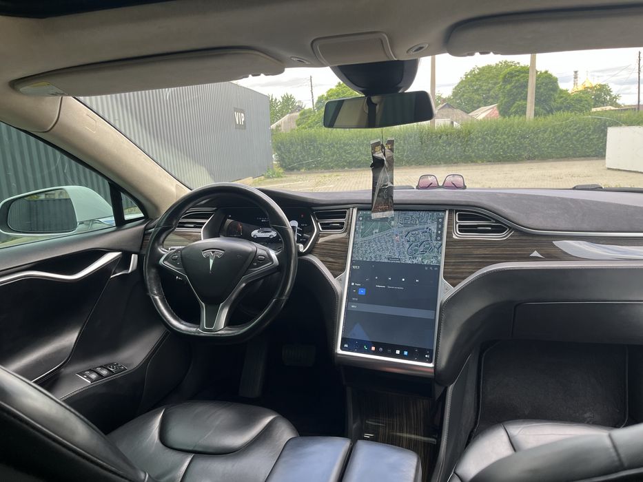 Tesla S 85 квт полный привод пневма