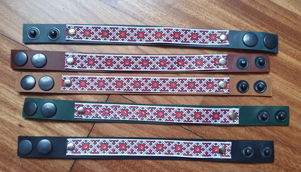 Патріотичний шкіряний браслет з українським орнаментом