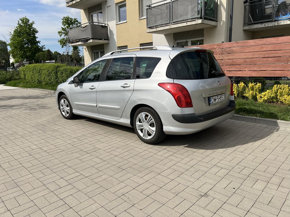 Peugeot 308 SW 2012 1.6 e-hdi drugi wlaściciel automat nawigacja