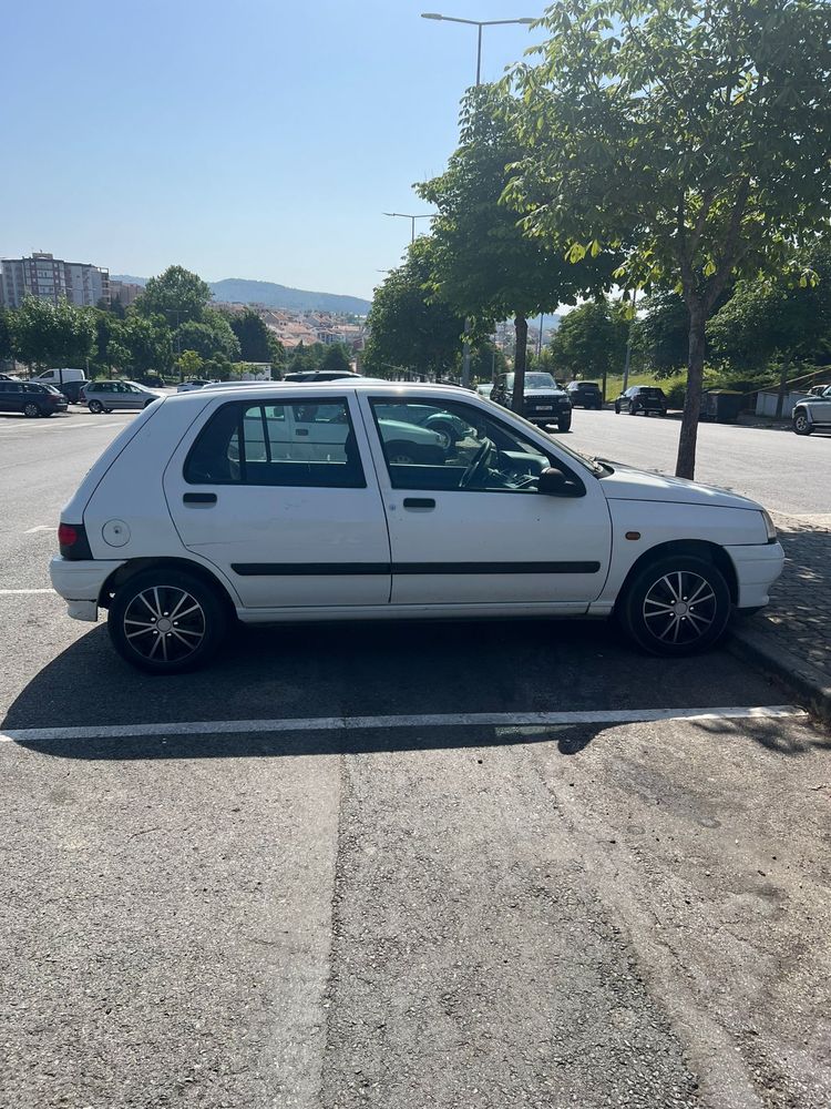 Renault clio 1.2 beep boop