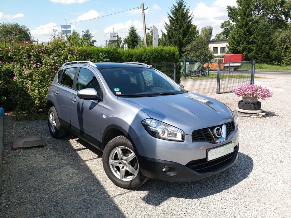 Nissan Qashqai 1.6 Benzyna 117 KM/Kamery 360/Panorama/Niski przebieg