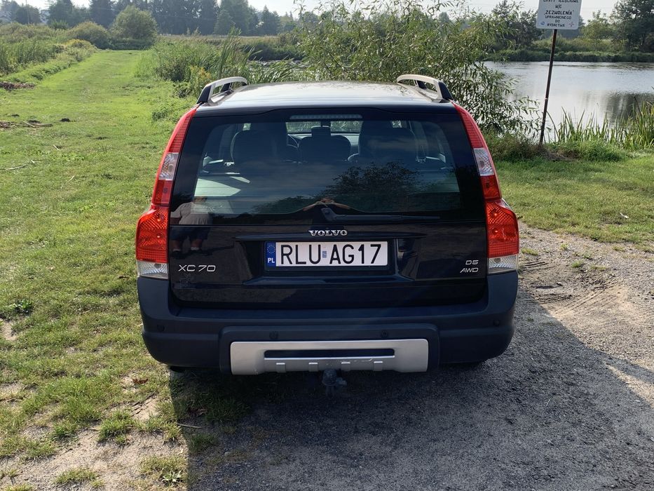 Volvo XC70 2.4 D5 - 4x4 AWD - AUTOMAT - XENON - Skóra - Czujniki park.