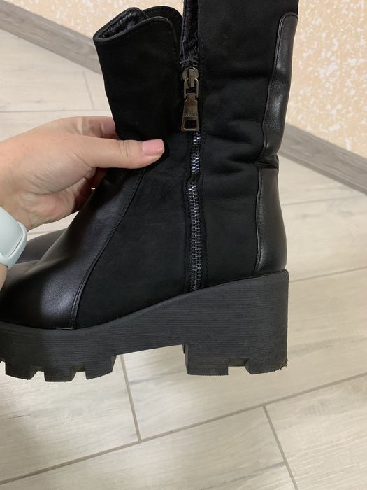 Зимові жіночі чоботи