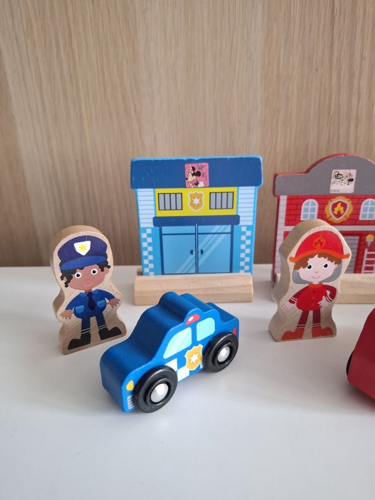 Drewniana straż pożarna policja karetka montessori samochód
