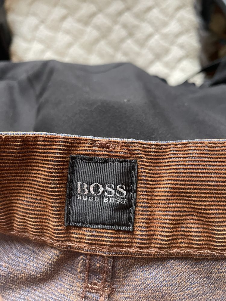 Hugo Boss Montana męskie spodnie sztruksowe W33 L34