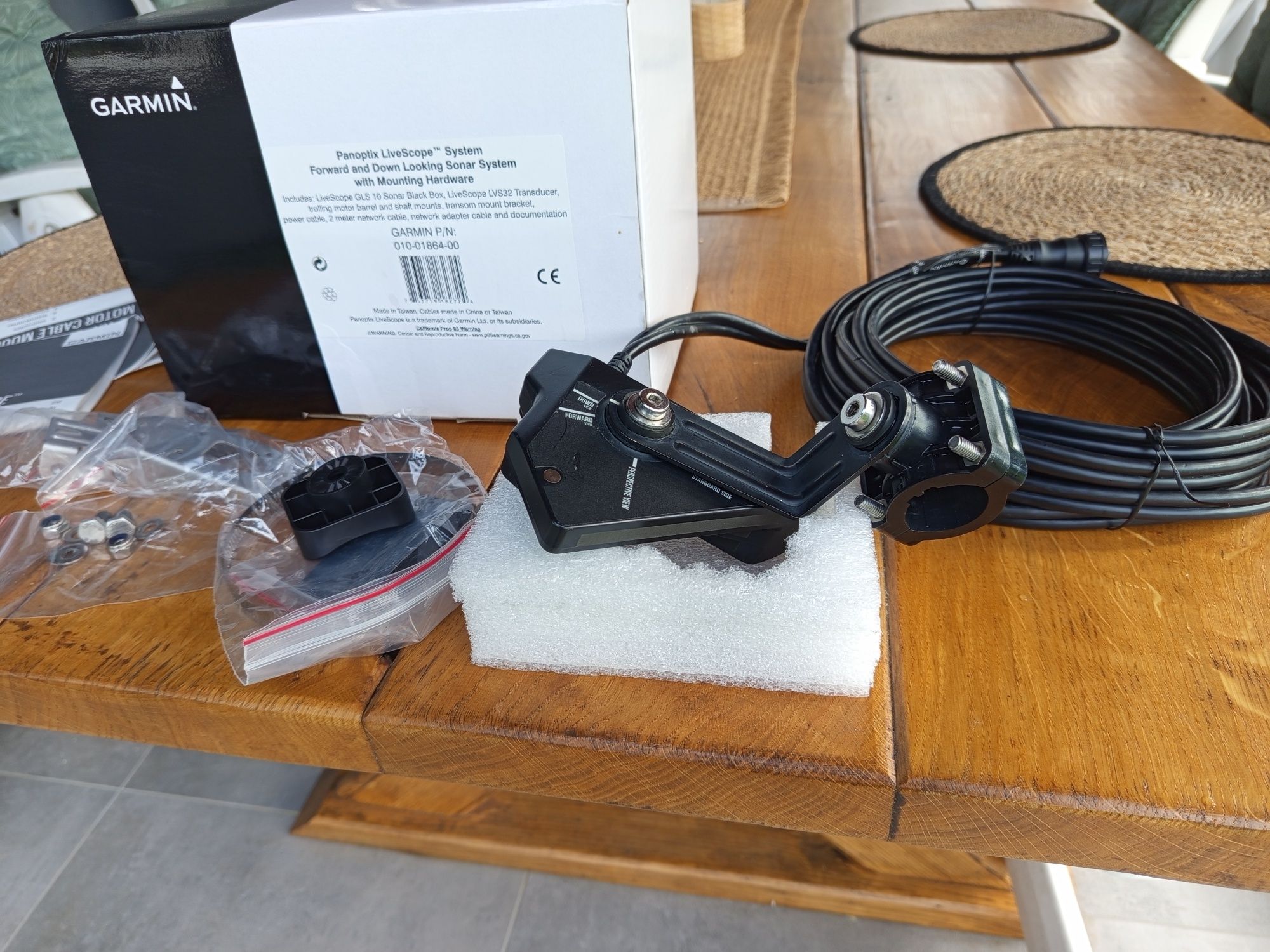 Garmin Przetwornik Panoptix Livescope LVS32 z uchwytem perspektywy