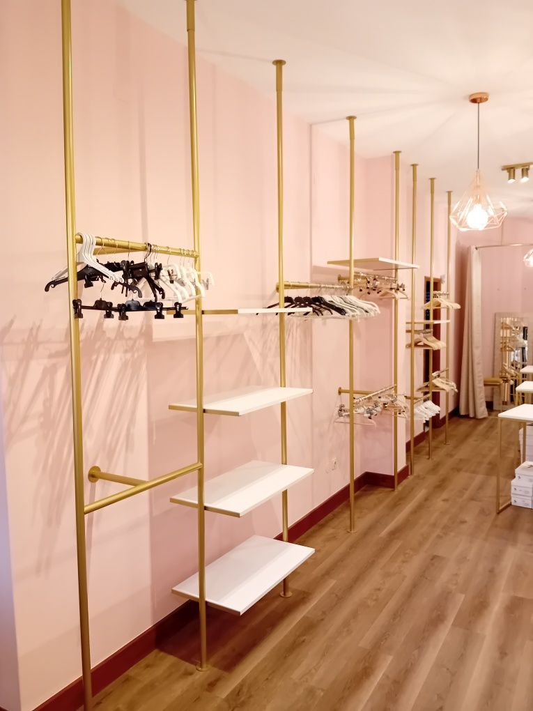 Mobiliário para loja de roupa
