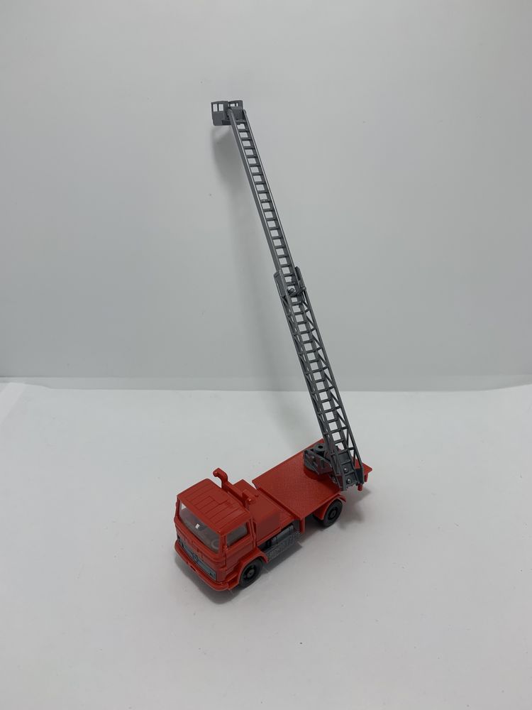 Mercedes Bombeiros com escada da Wiking escala H0 1/87