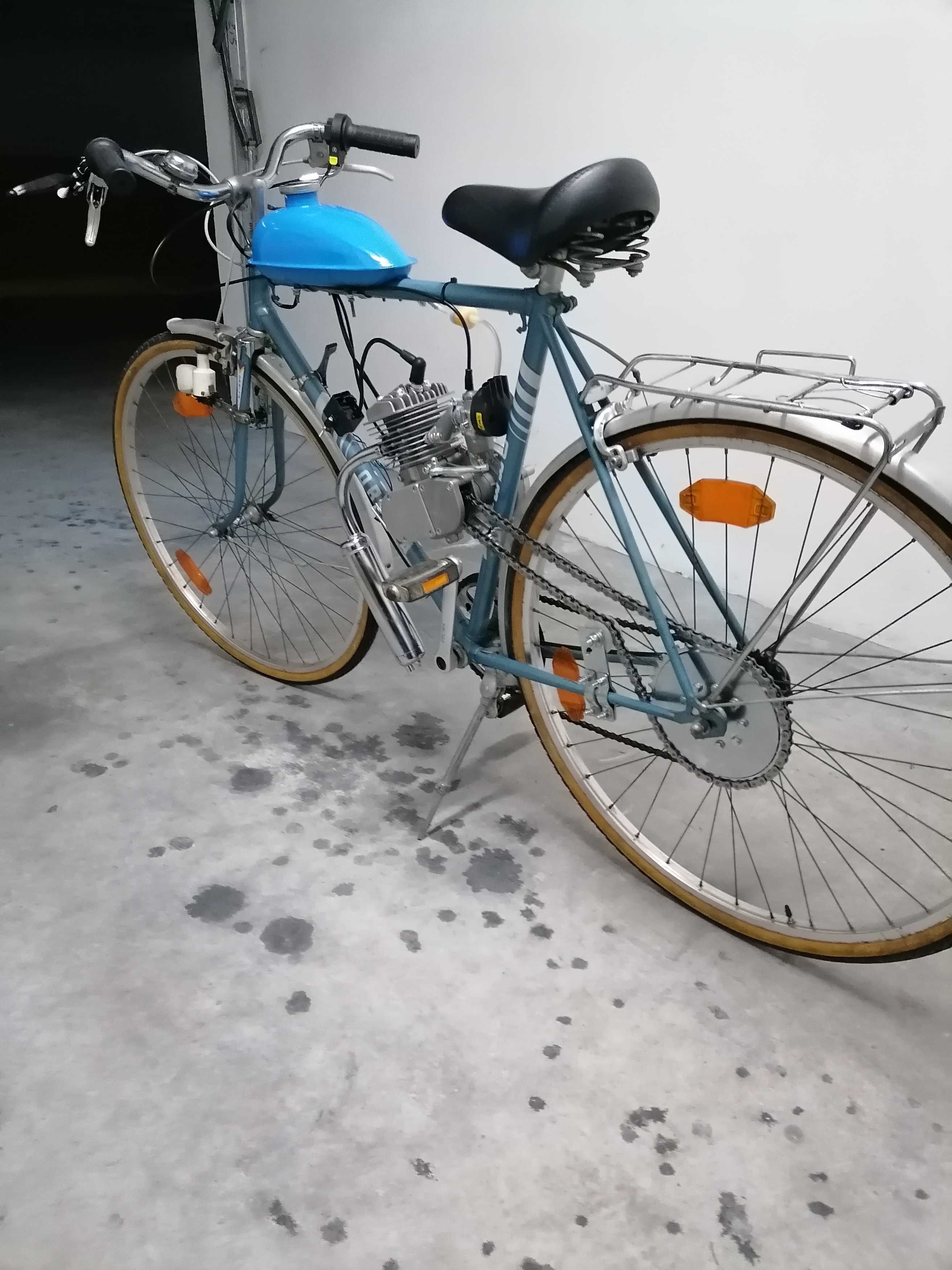 Bicicleta antiga orbita com motor