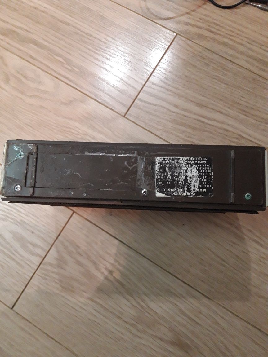 портативный винтажный транзисторный радиоприемник sanyo