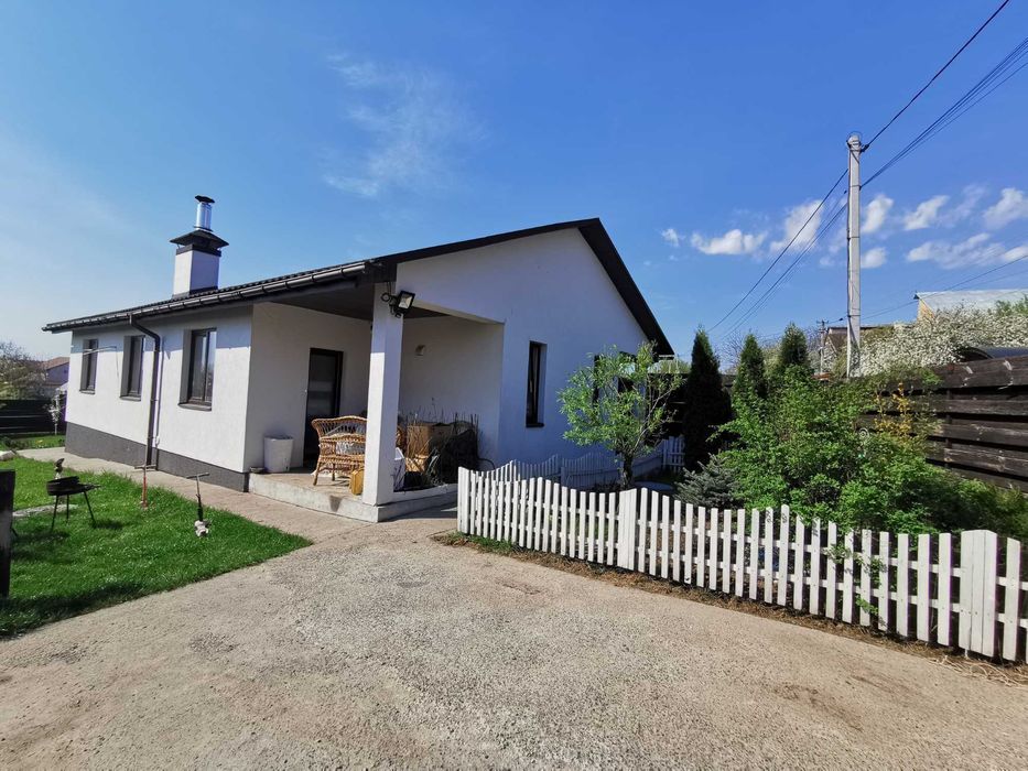 Будинок з ремонтом. Є все необхідне для проживання. Гостомель