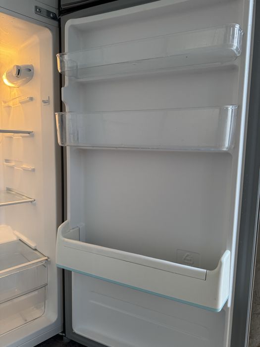 Холодильник двокамерний