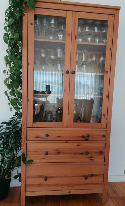 Hemnes Vitrine excelente estado