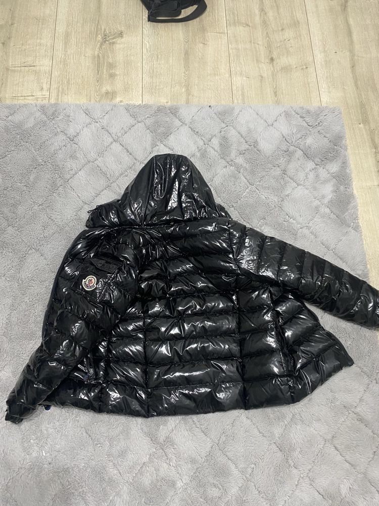 Kurtka moncler xs