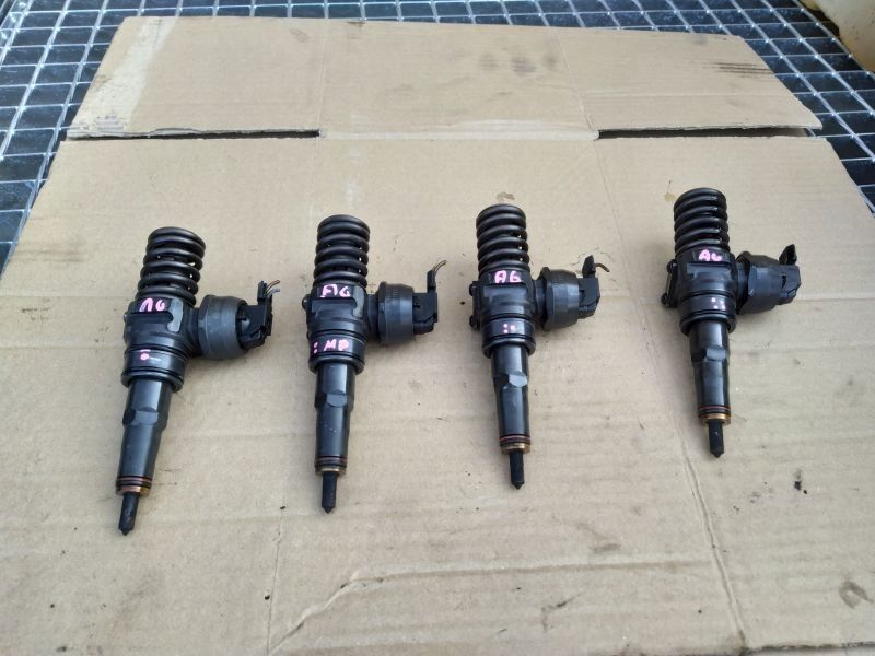 POMPOWTRYSK KOMPLET 4 SZT KPL VW PASSAT GOLF AUDI 038130073AG