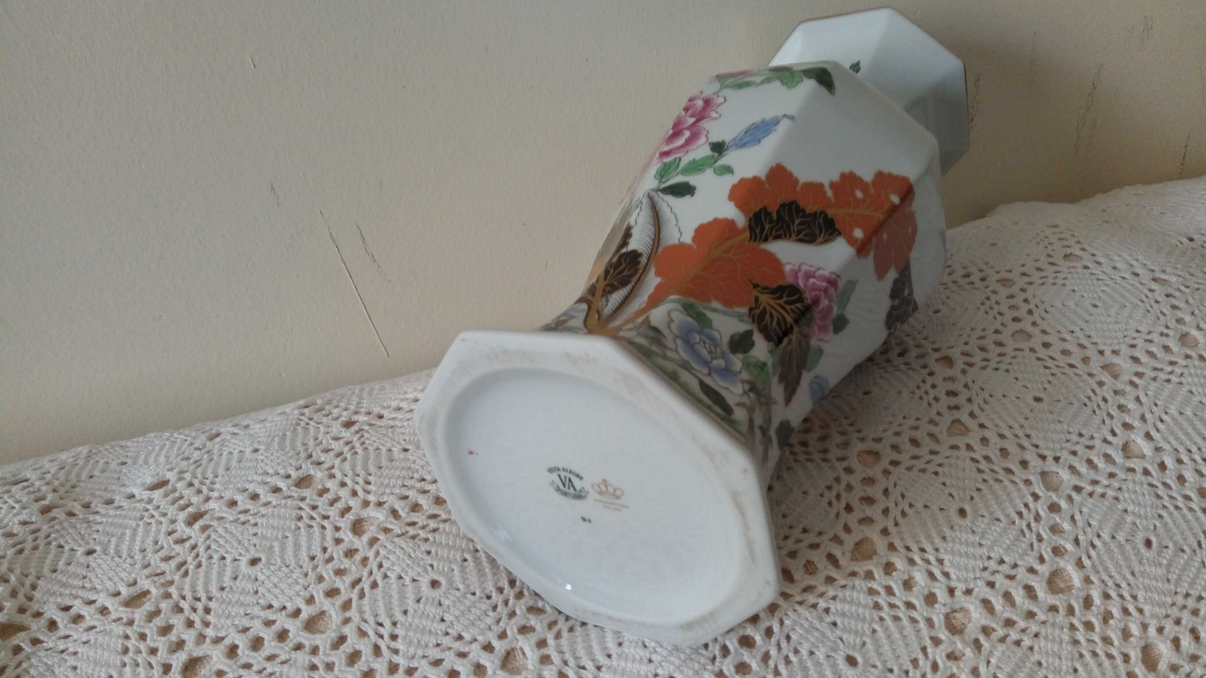 Jarra Modelo Tomé Vista Alegre, Decoração ChengTu