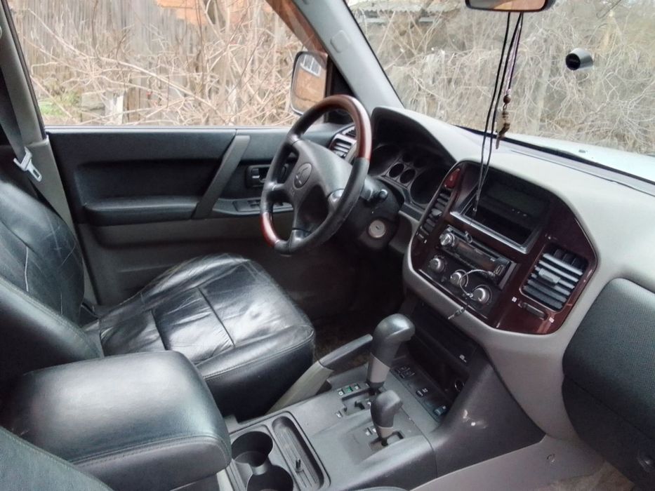 Продаж автомобіля Mitsubishi Pajero 2002 року випуску