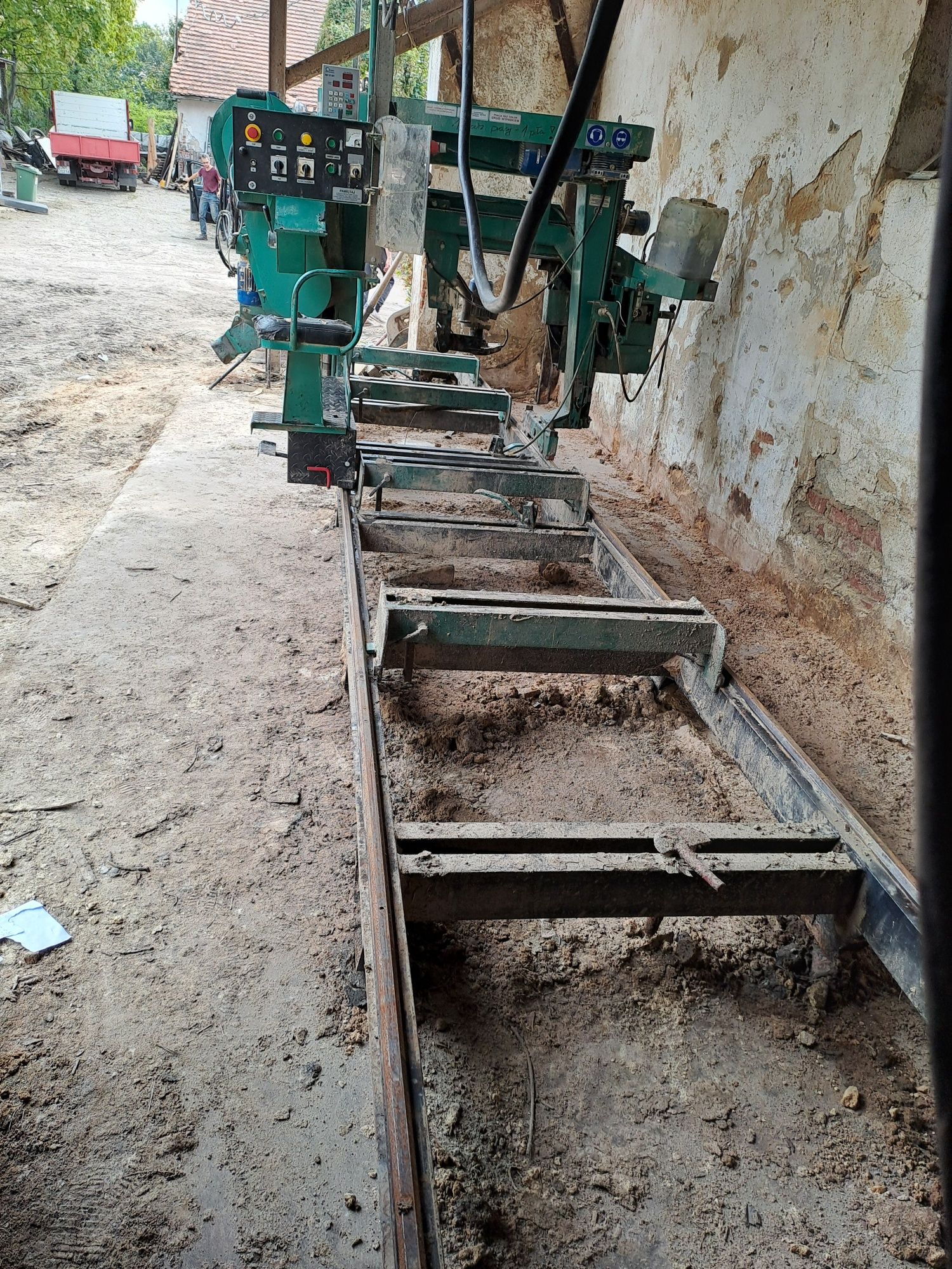 Trak pilarka taśmowa Drozdowski TTM 1100