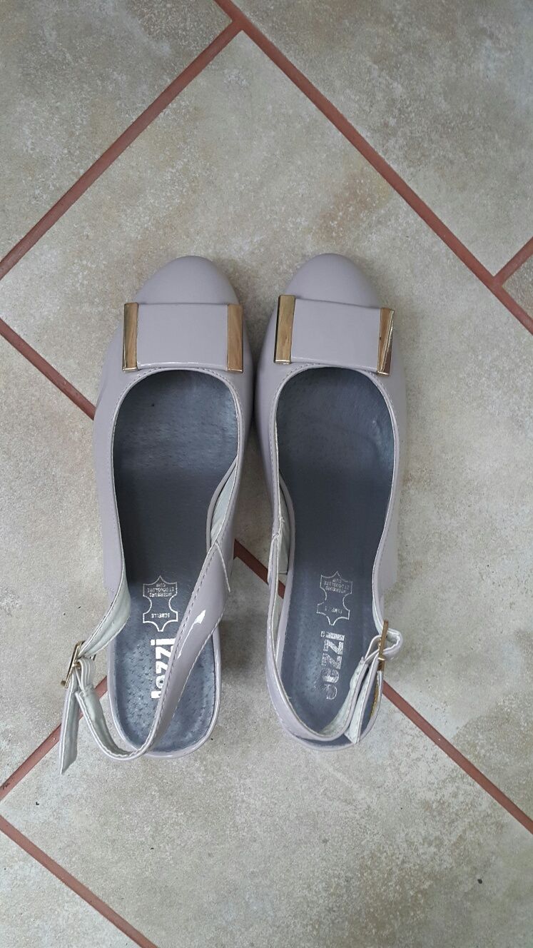 Buty na obcasie 39