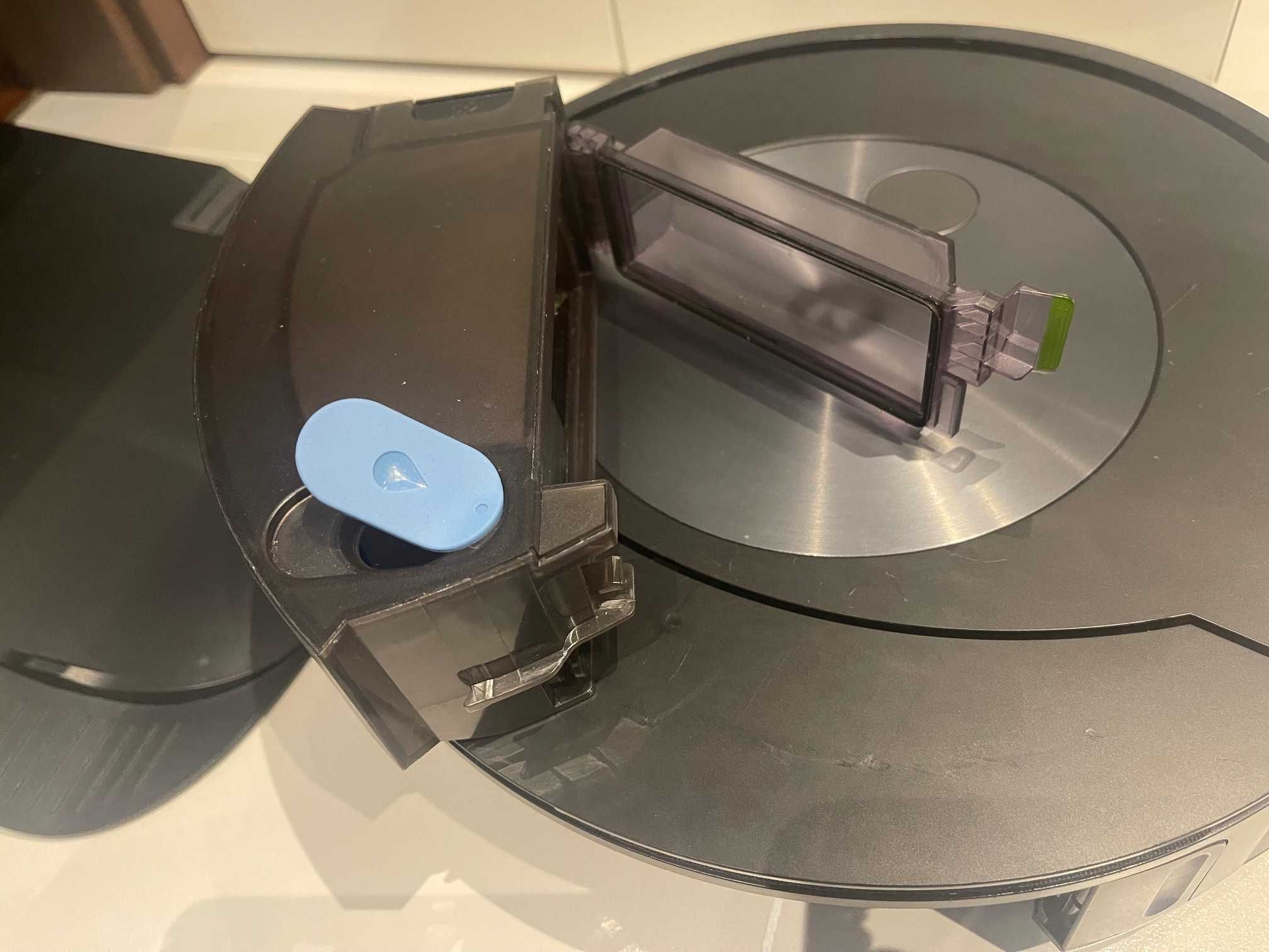 iRobot Roomba Combo j7+ robot sprząt-mopujący Stacja samoopróżniająca