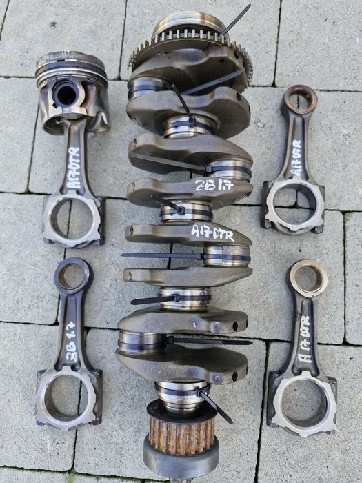 Колінвал з поршнями шатуни Opel Astra H Zafira B A17DTR Z17DTR
