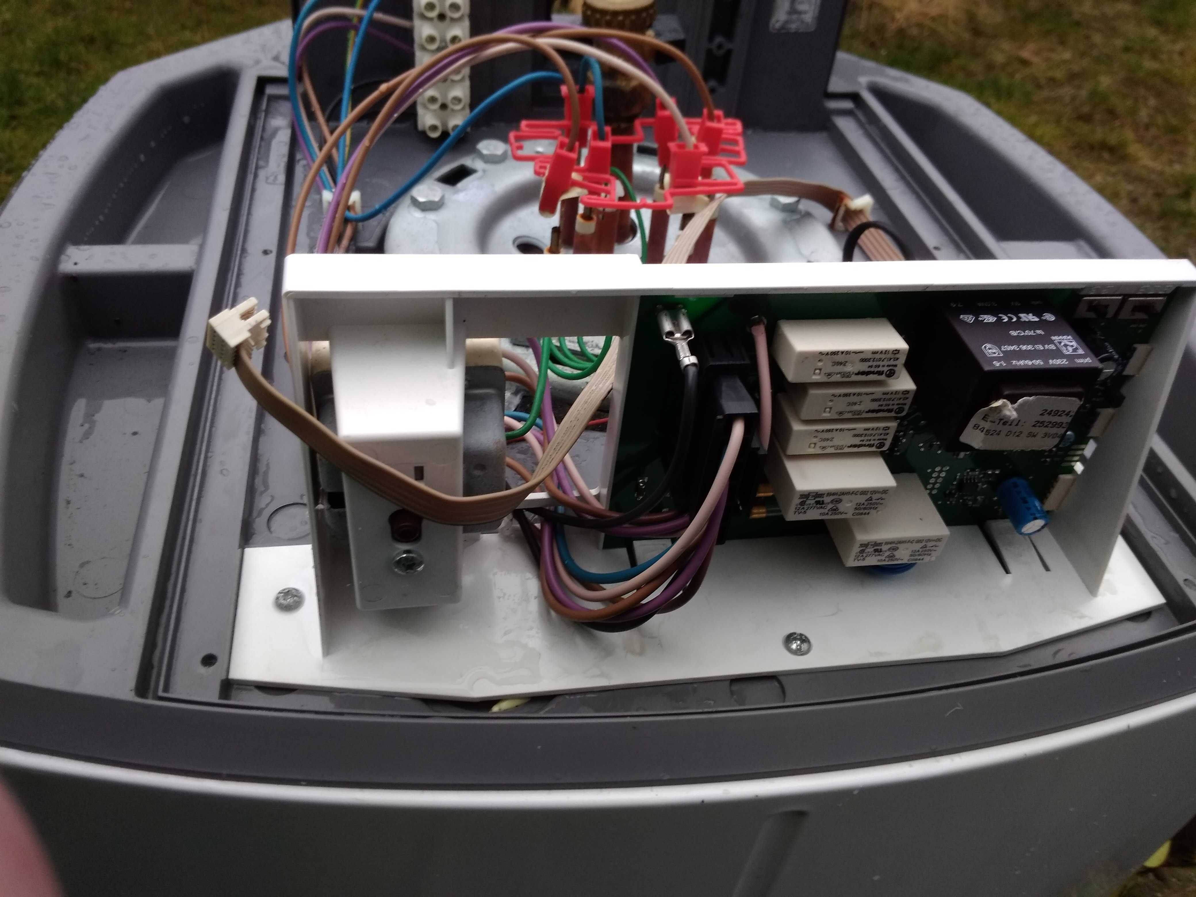 Ogranicznik temperatury do ogrzewacza wody SHZ 30-150 LCD