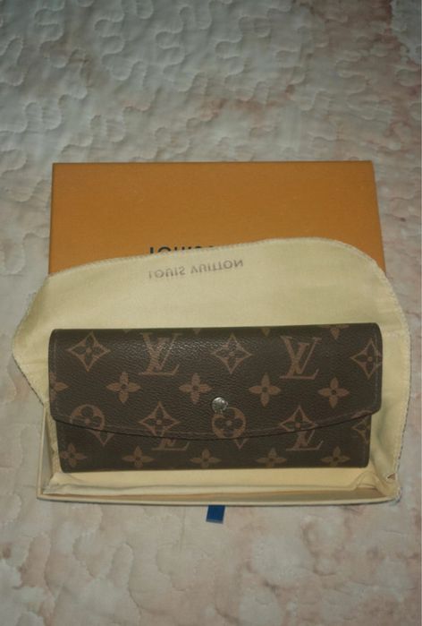 Carteira L V como nova