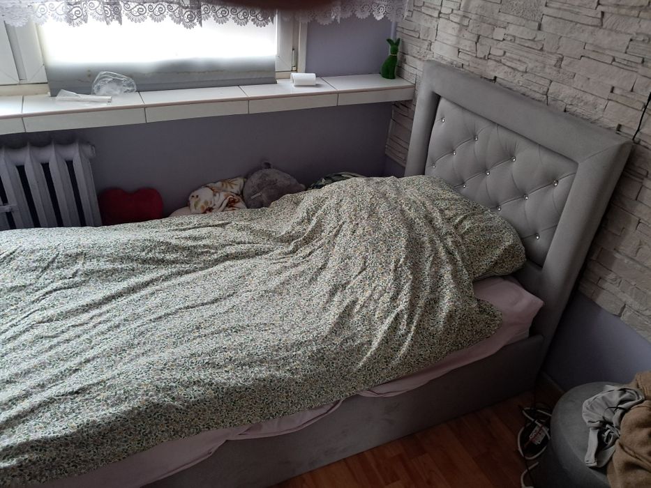 Łóżko jednosobowe