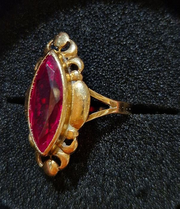 Pierścionek złoty z naturalnym rubinem – vintage PRL, próba 585, 4.76g