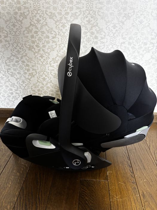 Автокрісло Cybec Cloud T + plus i-Size Sepia Black чорне для двійні