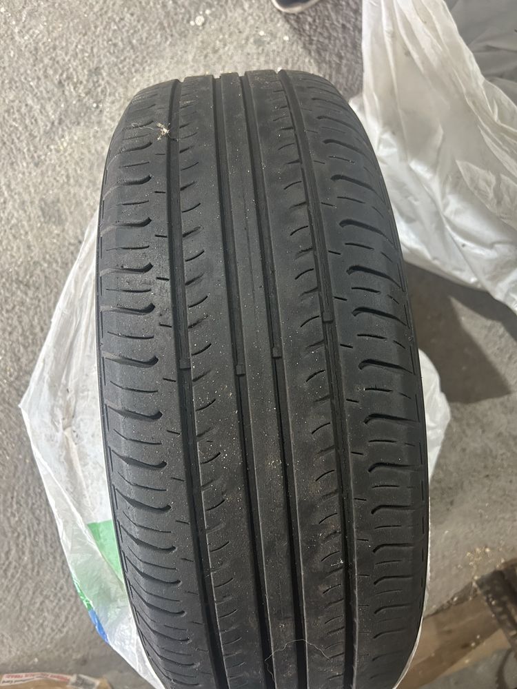 Opony 2 sztuki Hankook 225 60r17