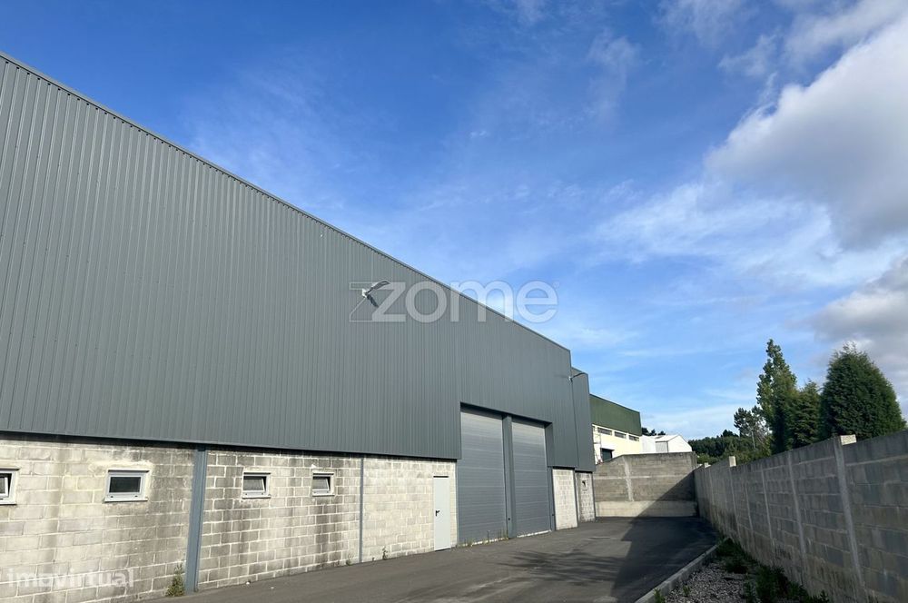 Armazém com 675m2 na Zona Industrial da Palhaça, Aveiro