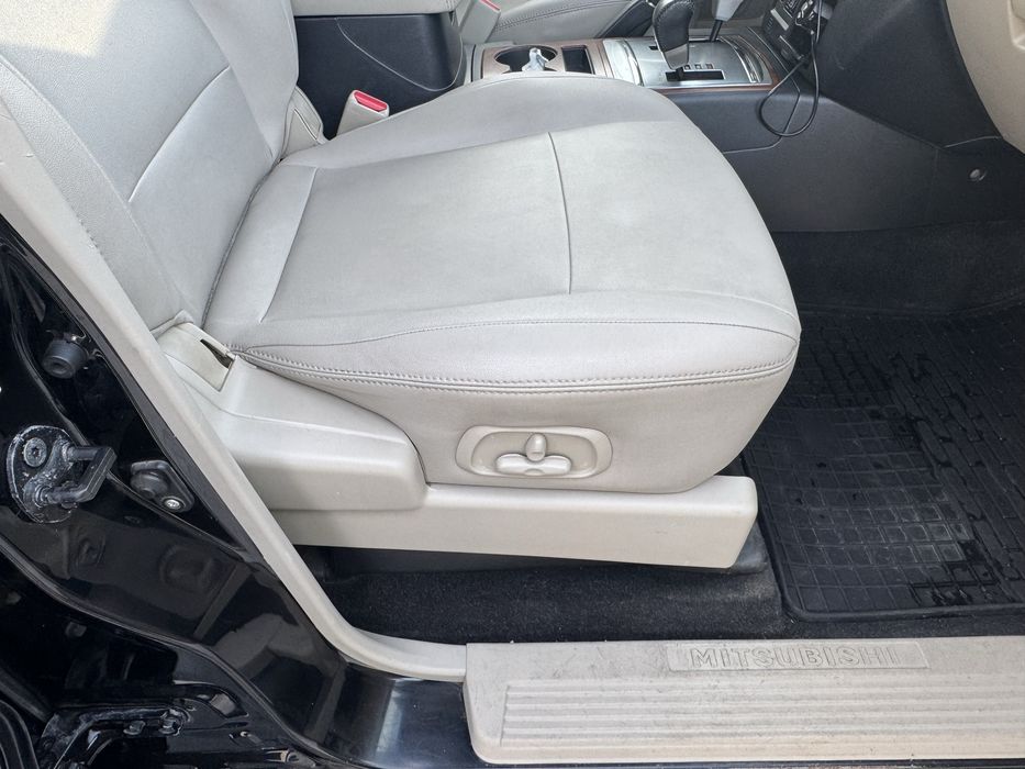 Mitsubishi Pajero Wagon 2007г 3.0 газ автомат 4х4